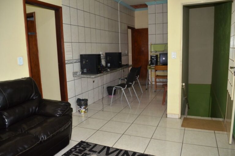 ecoadventures-hospedagem--ecoadventures-hospedagem--Catarino - sala computador_GD-_GD-