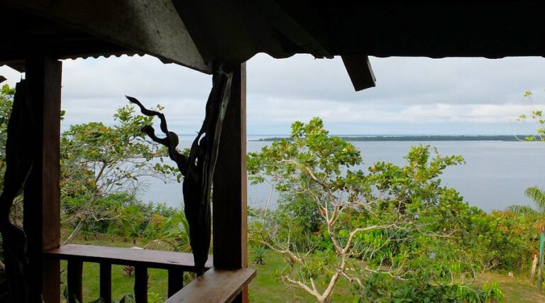 Anavilhanas Village 03